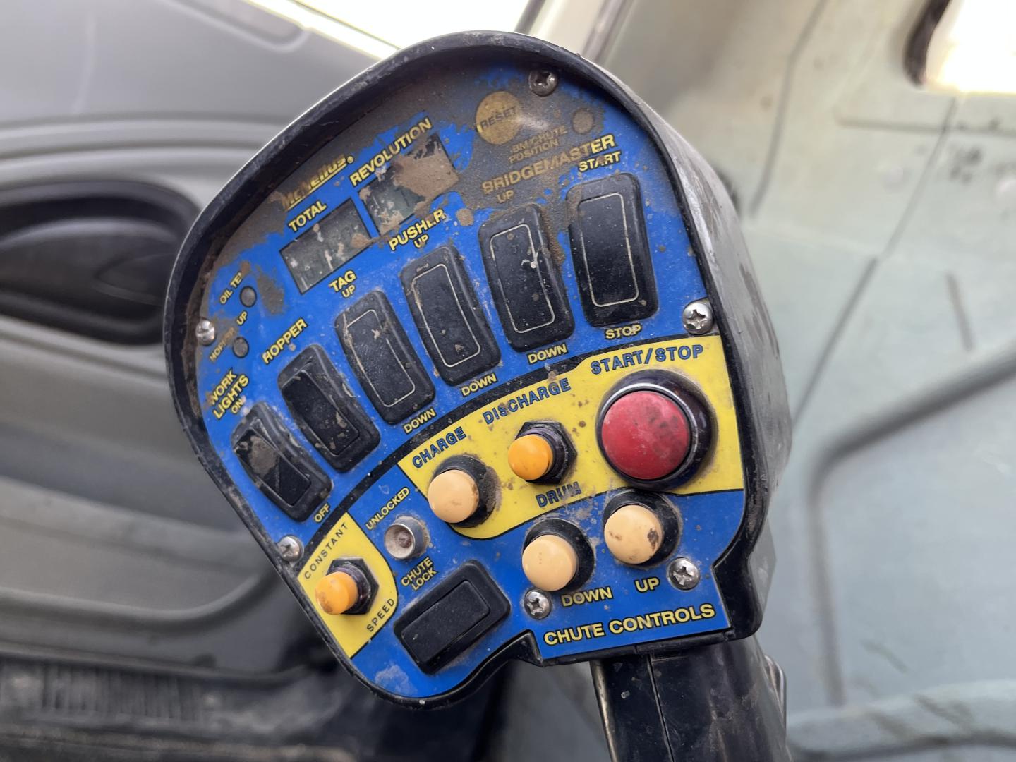 ./imagenes/INVOICE/2019/18041/CAMION INTERNATIONAL CON EQUIPO REVOLVEDOR MACNEILUS (41).JPG